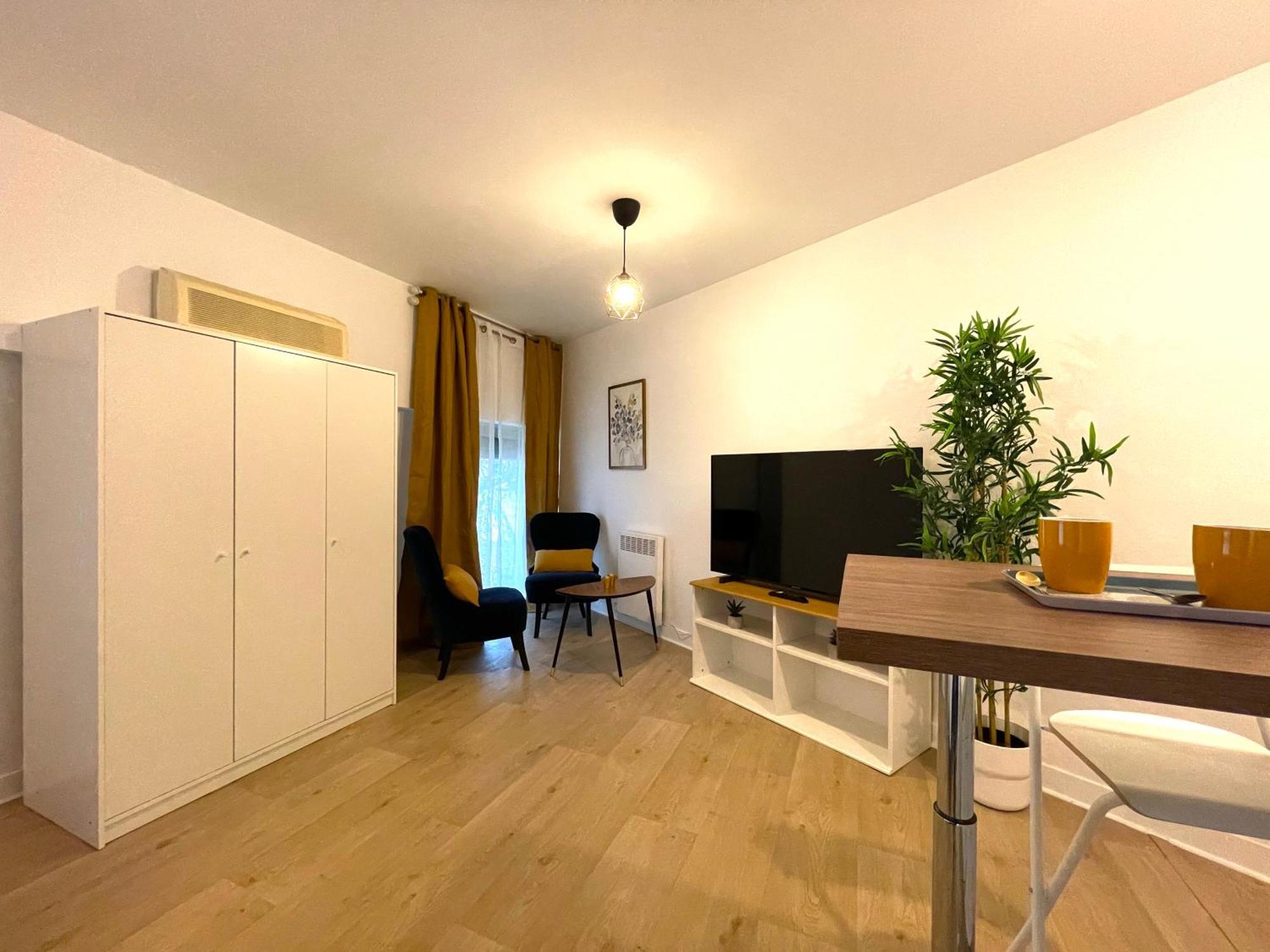 Les Entrepreneurs - Appartements Neufs Et Spacieux, Proche Rer C Et Aeroport Orly Morangis  Exterior photo